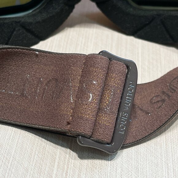 Louis Vuitton Ski Goggles with Monogram - Picture 6 of 6